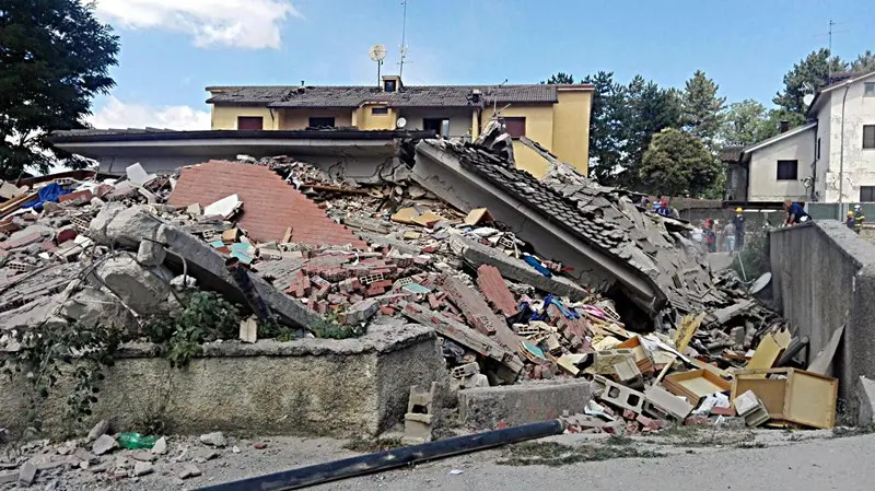 La devastazione provocata dal sisma