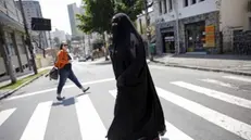 Una donna con il burqa