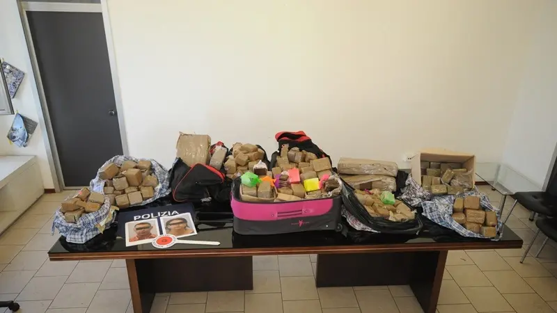 La droga sequestrata dalla Squadra Mobile