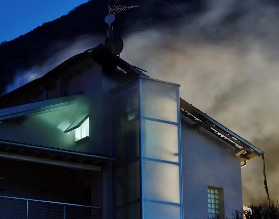 Incendio nella palazzina a Pisogne