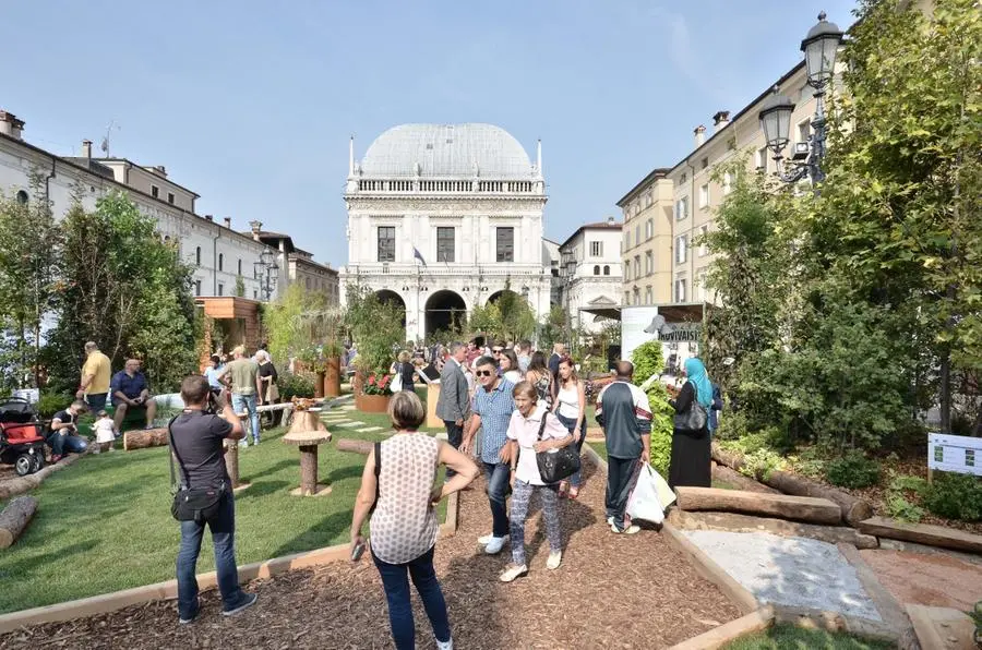 Fiorinsieme in piazza Loggia