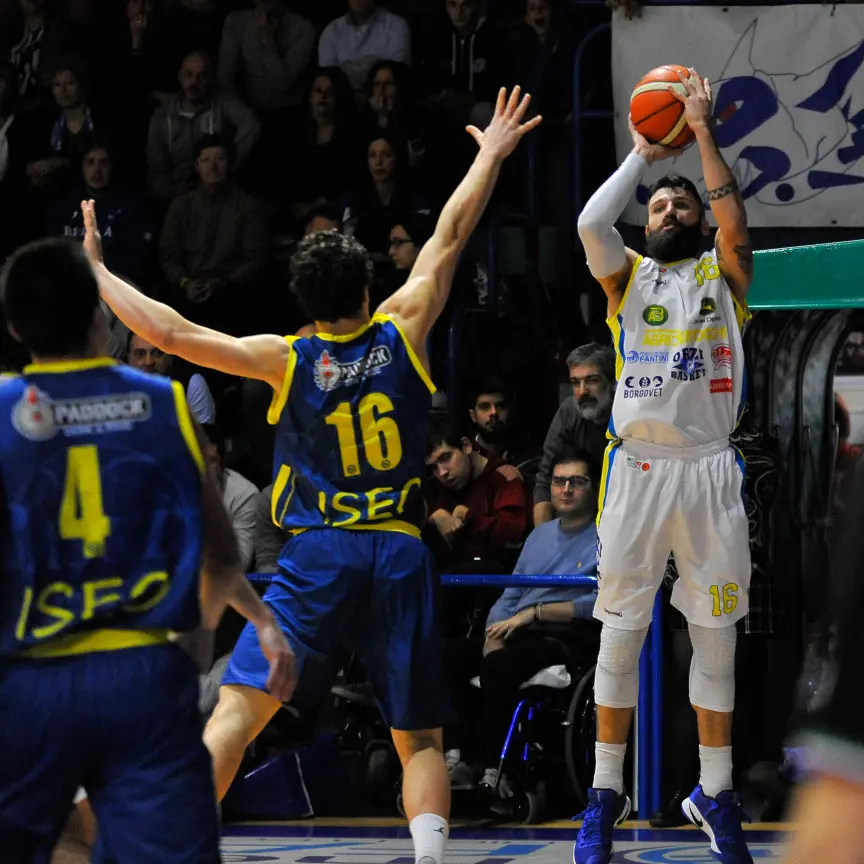 Basket Serie B, Orzinuovi - Iseo, 77 -46