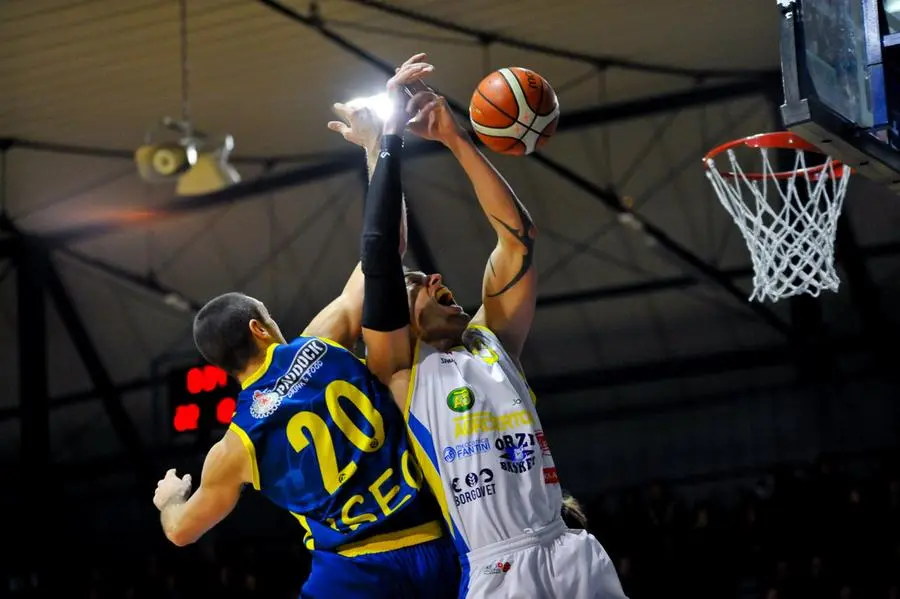 Basket Serie B, Orzinuovi - Iseo, 77 -46