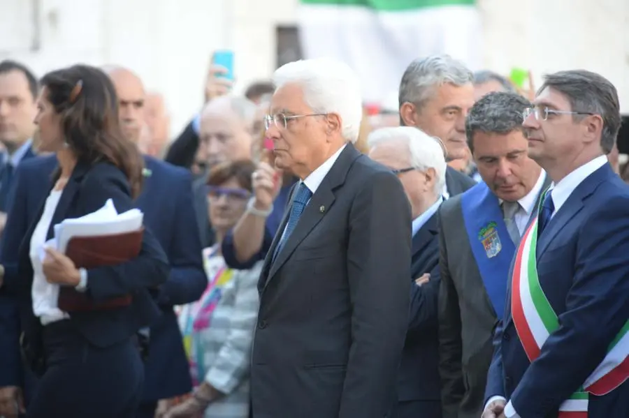 L'omaggio di Mattarella ai caduti di piazza Loggia