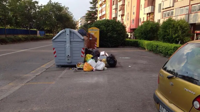 Rifiuti abbandonati in città
