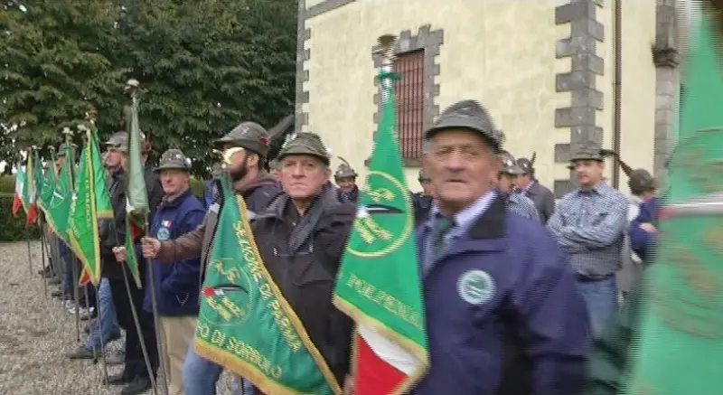 San Martino della Battaglia, alzabandiera per le Penne Nere