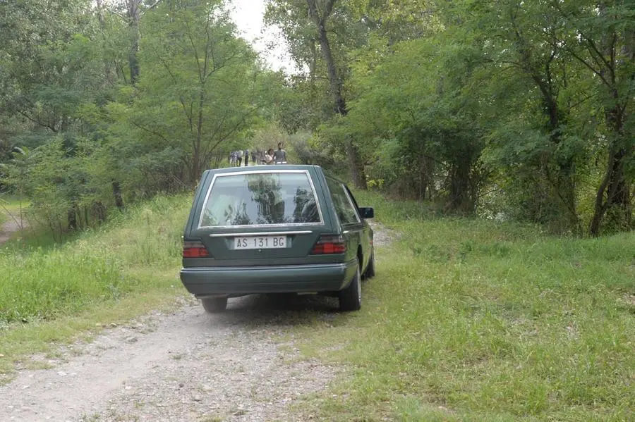 Annega a Roccafranca sotto gli occhi della famiglia