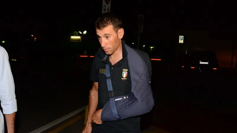 Vincenzo Nibali arriva in Poliambulanza a Brescia