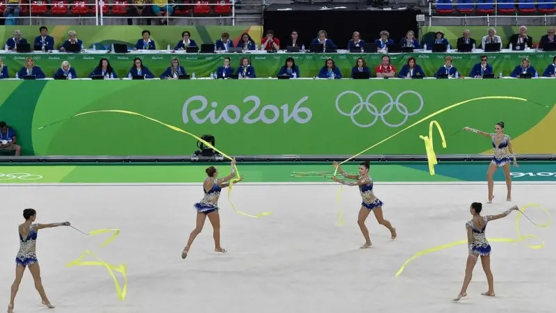 Le azzurre della ginnastica ritmica: tra loro la 18enne brescia Sofia Lodi