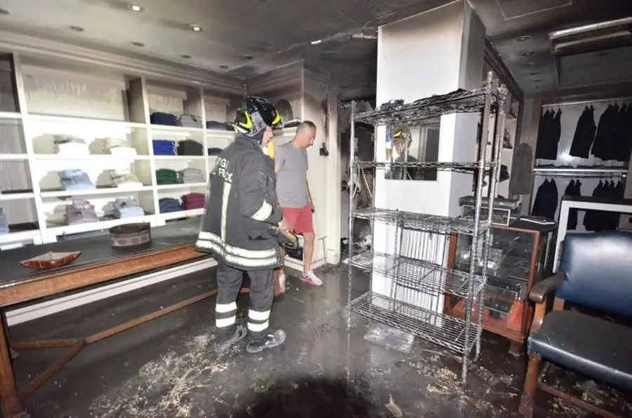 Incendio nel negozio di abbigliamento Kilto