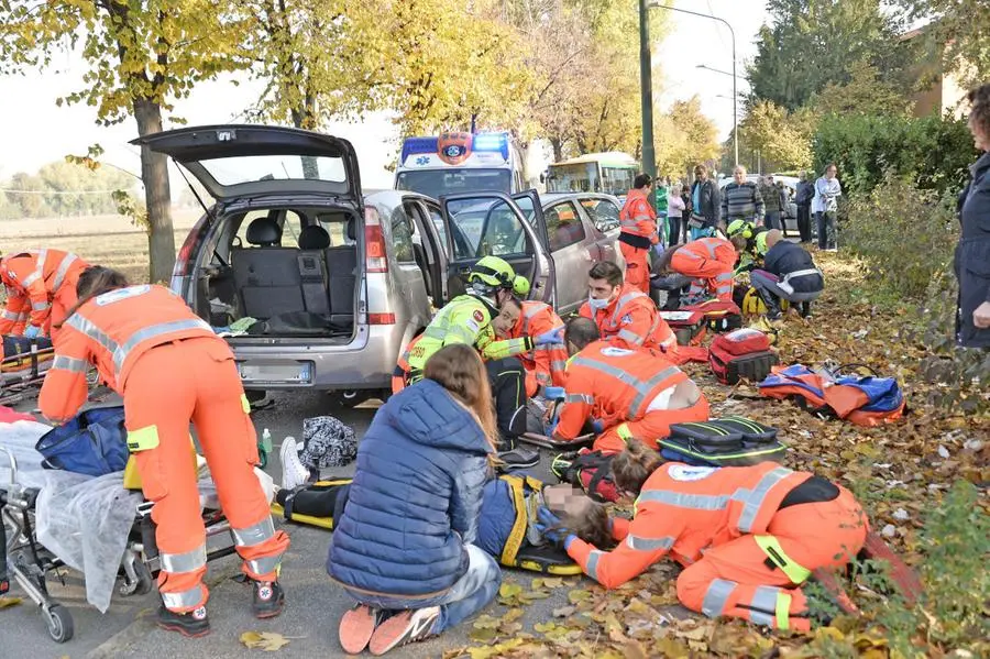 Flero, frontale tra auto