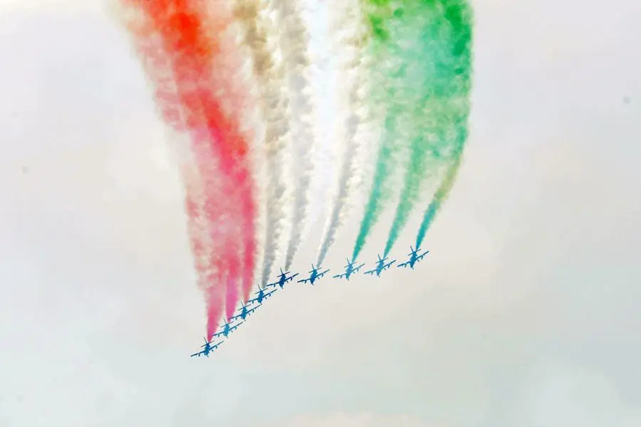 Frecce Tricolori, show per 100mila sul Garda