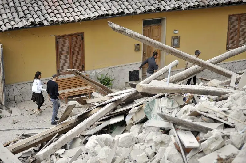 La devastazione a Pescara del Tronto
