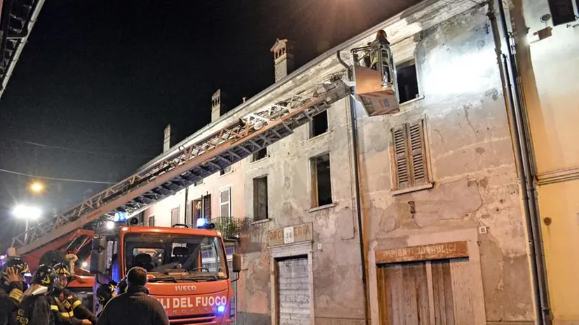 Bagnolo Mella, crollo in via Gramsci