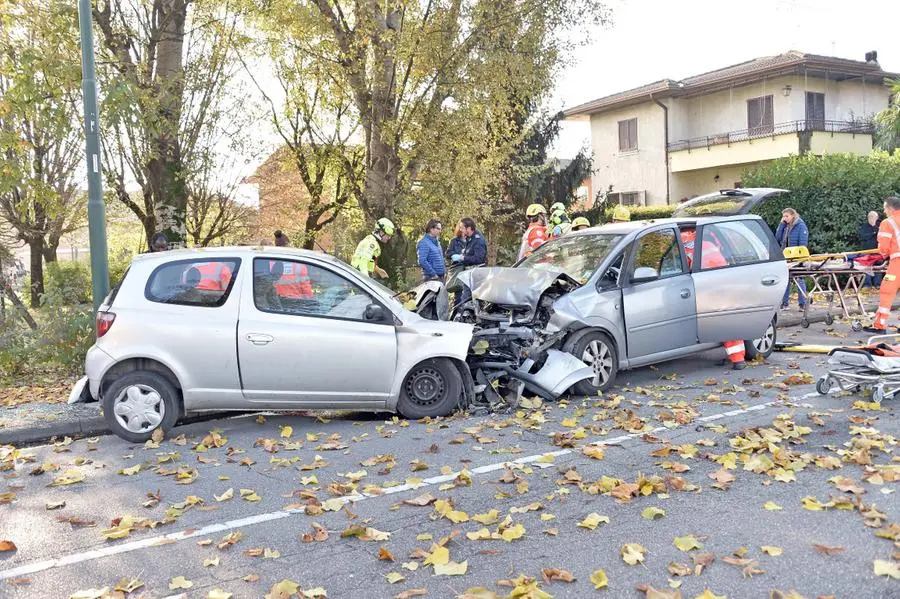 Flero, frontale tra auto