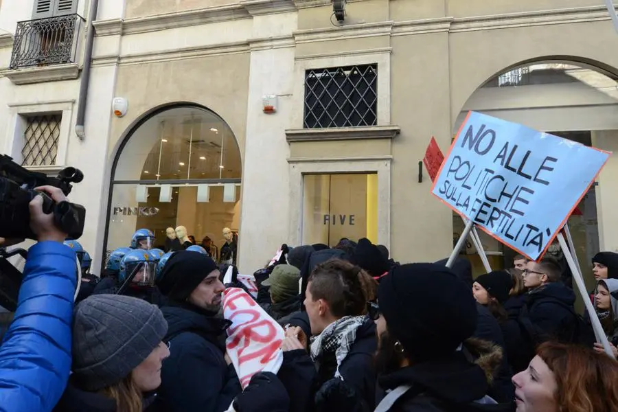 La manifestazione degli antagonisti