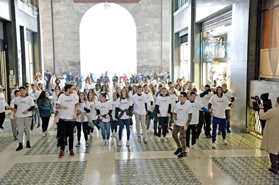Il flash mob in piazza Vittoria
