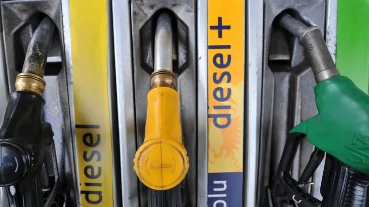 Un distributore di benzina (foto d'archivio) - © www.giornaledibrescia.it