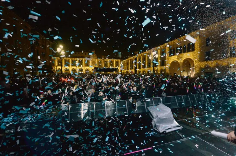 I festeggiamenti in piazza Loggia per l'arrivo del 2024