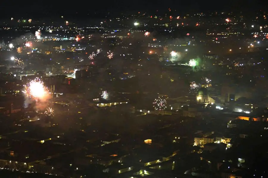 I fuochi d'artificio a Brescia segnano il passaggio al nuovo anno