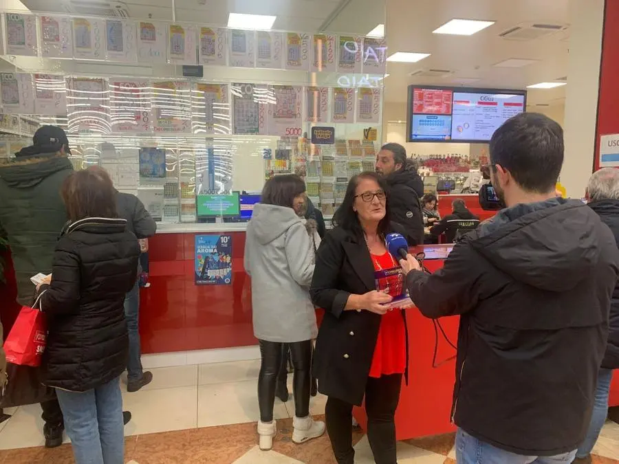 La tabaccheria fortunata è al centro commerciale Le Rondinelle