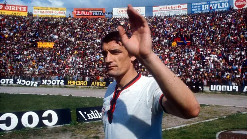 È morto Gigi Riva, lutto nel mondo del calcio