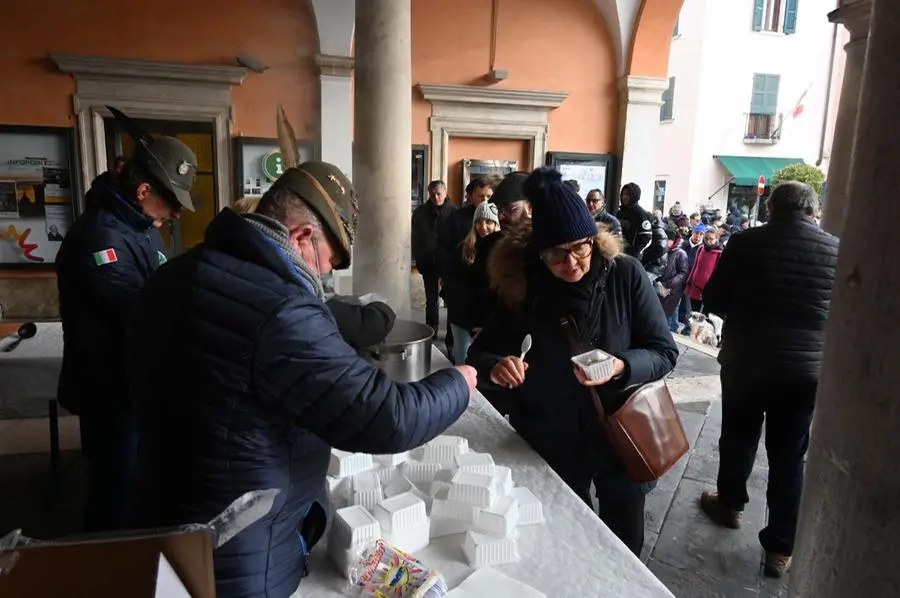 Lonato accoglie In piazza con noi