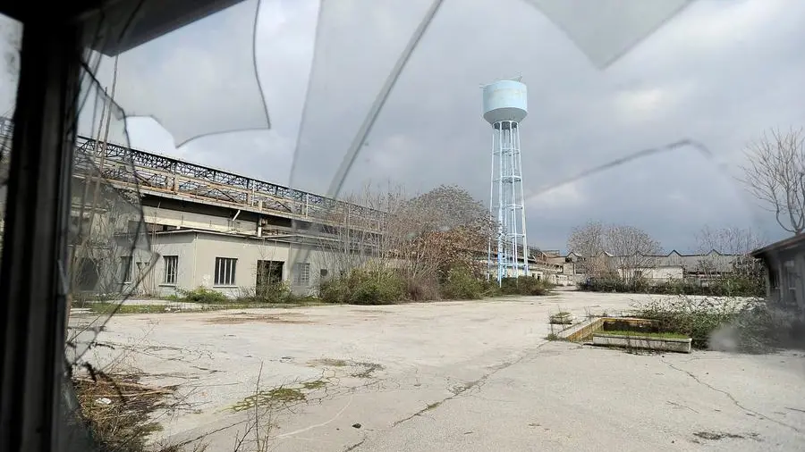 Uno scorcio del complesso industriale dismesso dell'ex Pietra in via Orzinuovi - Foto New Reporter © www.giornaledibrescia.it