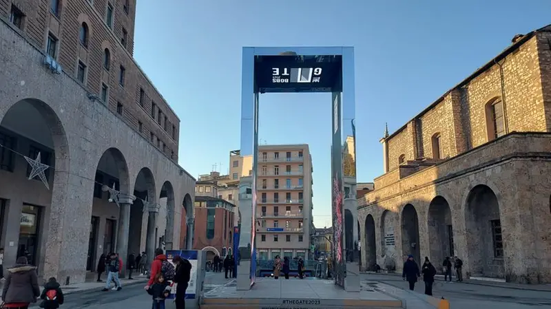 The Gate all'ingresso della metro Vittoria