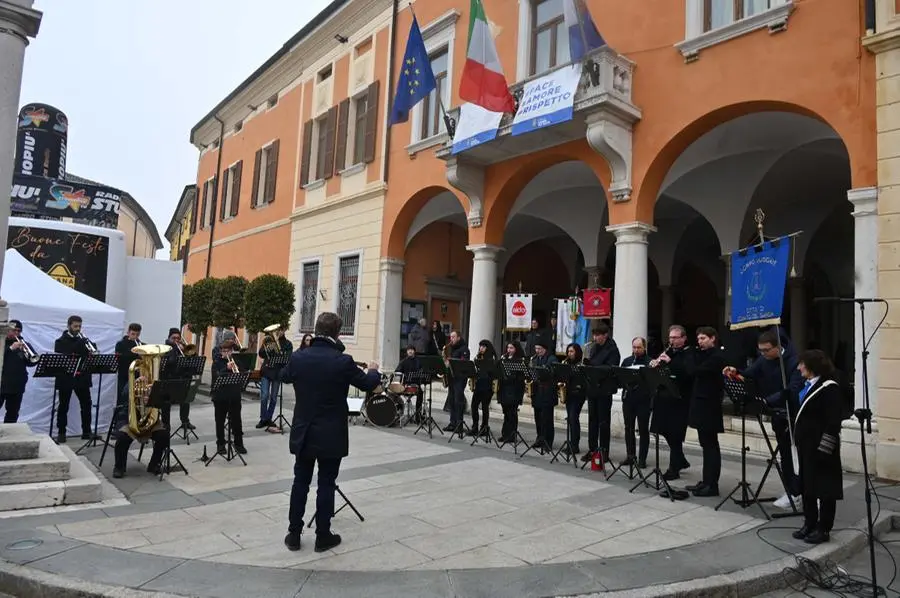 Lonato accoglie In piazza con noi