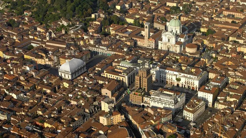 Il centro storico di Brescia in una veduta aerea - © www.giornaledibrescia.it