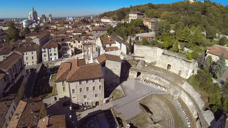 L’iter per il recupero del teatro romano potrebbe inoltre iniziare a muovere i primi passi - © www.giornaledibrescia.it