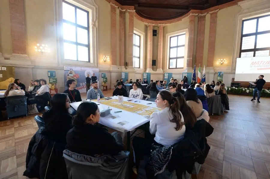 nel salone Vanvitelliano in Loggia, 140 studenti da 15 scuole superiori di Brescia e provincia