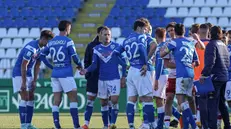 I giocatori del Brescia dopo il fischio finale - Foto New Reporter Nicoli © www.giornaledibrescia.it