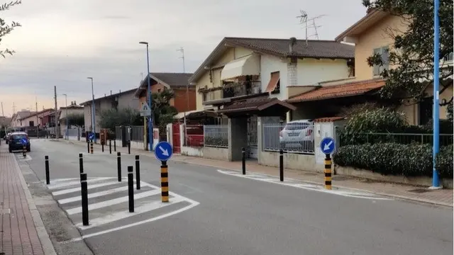 Le penisole predisposte per rallentare la velocità delle auto - © www.giornaledibrescia.it