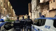 Controlli della Polizia in centro a Brescia