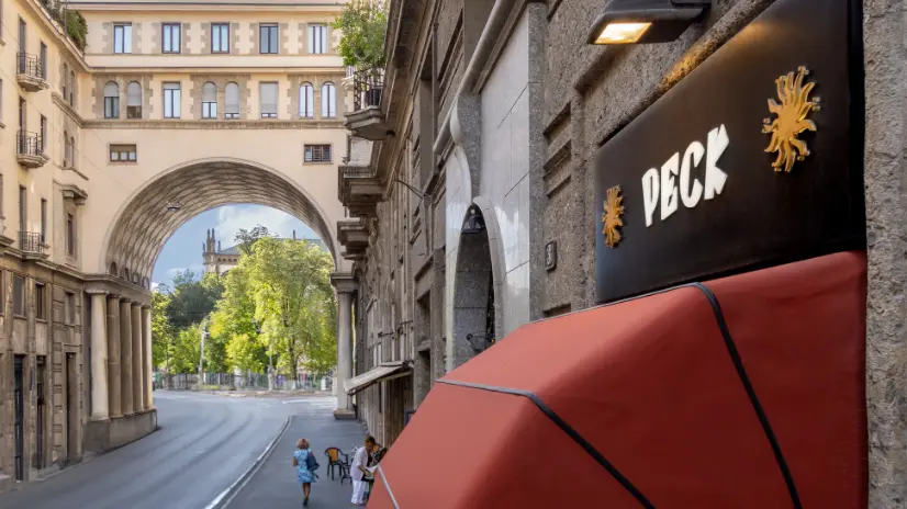 Un locale di Peck a Milano - Foto Instagram