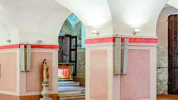 San Faustino «ad sanguinem», il pozzo dei martiri nella cripta - © www.giornaledibrescia.it