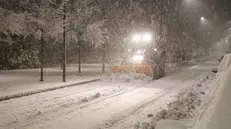 Spazzaneve in azione a Mompiano durante la nevicata dell'11 dicembre 2017
