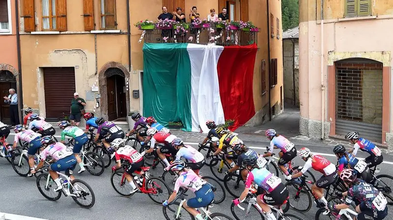 Un momento del Giro d'Italia donne in una passata edizione