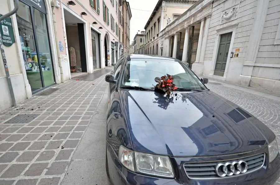 Il raid vandalico in corso Magenta