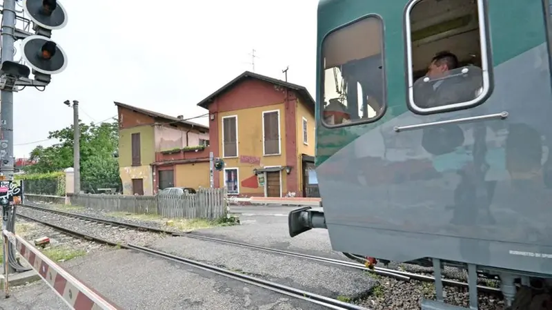 Lio Bar e binari, i treni di Christo attraversano le notti brave