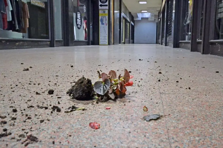 Il raid vandalico in corso Magenta
