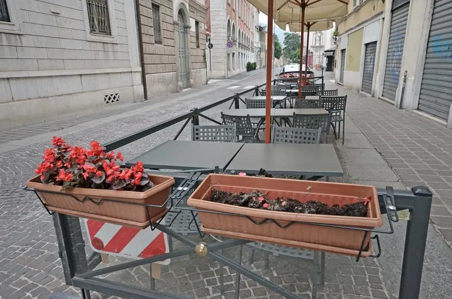 Il raid vandalico in corso Magenta