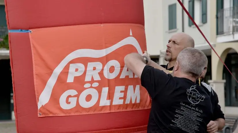 La partenza della  «Proai-Gölem»