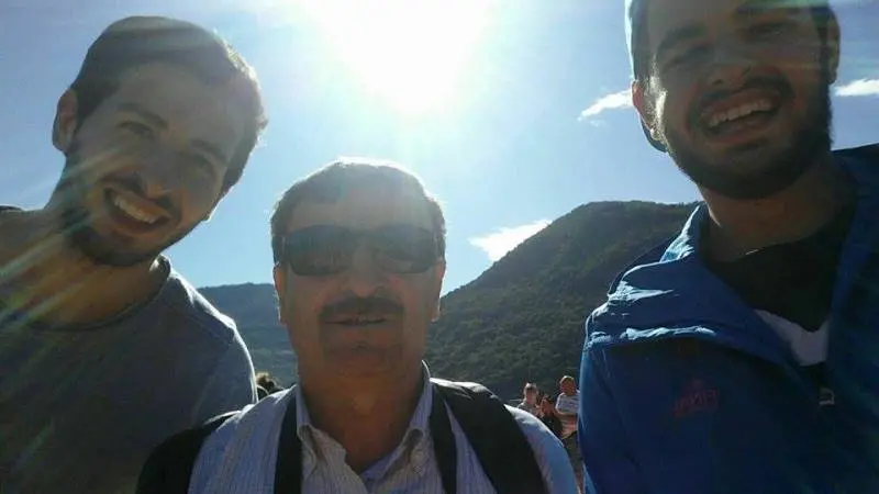 Selfie con Giacomo Porretti in passerella per due fan del comico