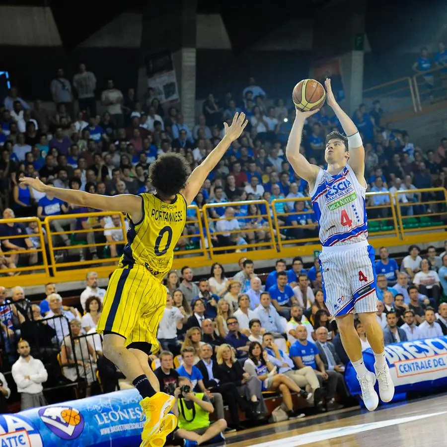 Centrale del latte-Scafati 82-72