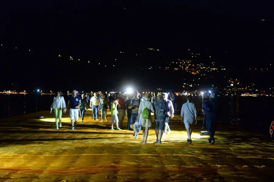 The Floating Piers, scatti notturni