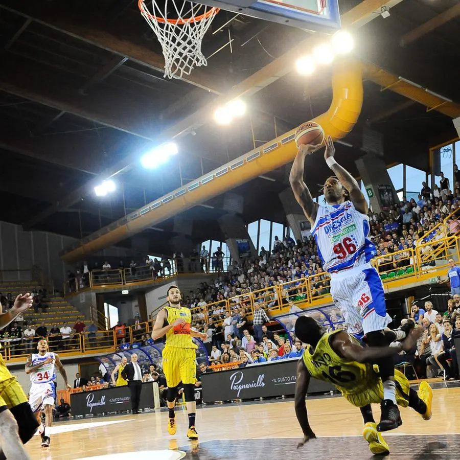 Centrale del latte-Scafati 82-72