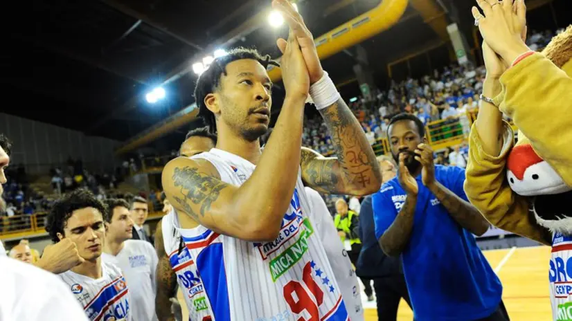 Centrale del latte-Scafati 82-72